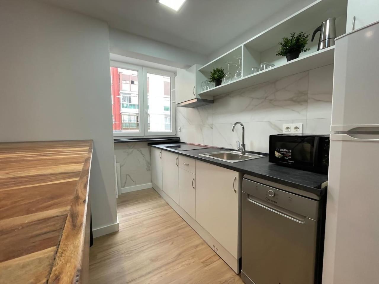 Moderno Apartamento Cerca Del Metro Bilbao Kültér fotó
